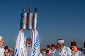 Samaritains sur le mont Garizim en train de célébrer la Pâque
